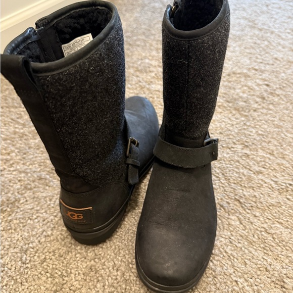 UGG Women's Robbie Mid Calf Boots Black 7.5 EUC - Picture 5 of 6